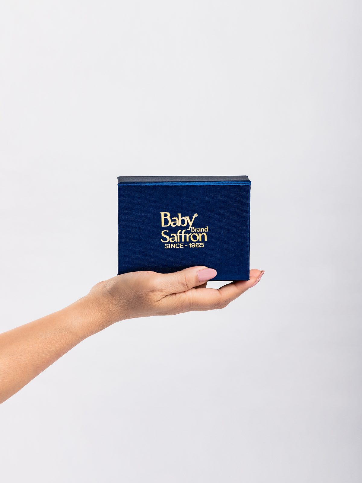 Baby Saffron Blue Gift Box 1g — in hand