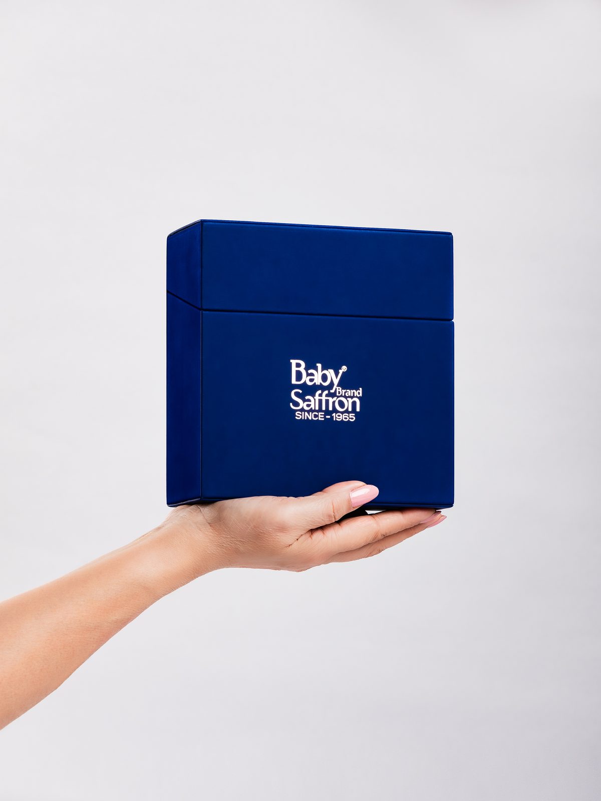 Baby Saffron Blue Gift Box 2g — in hand