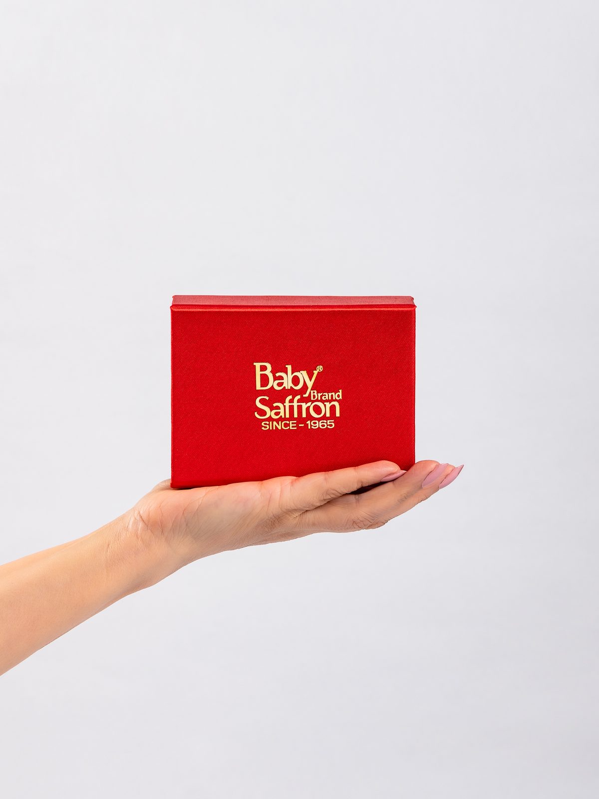 Baby Saffron Red Gift Box 1g — in hand