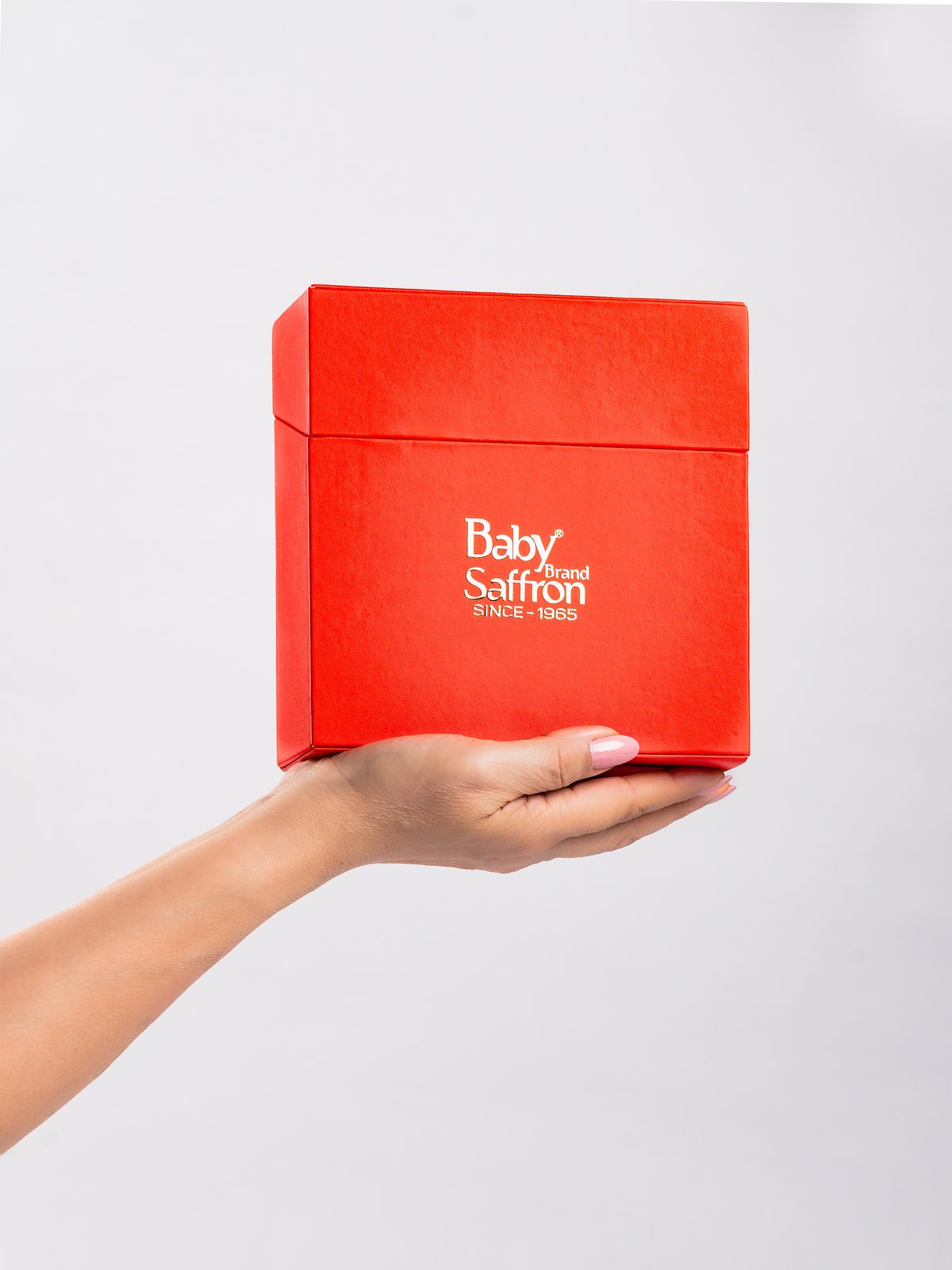 Baby Saffron Red Gift Box 2g — in hand